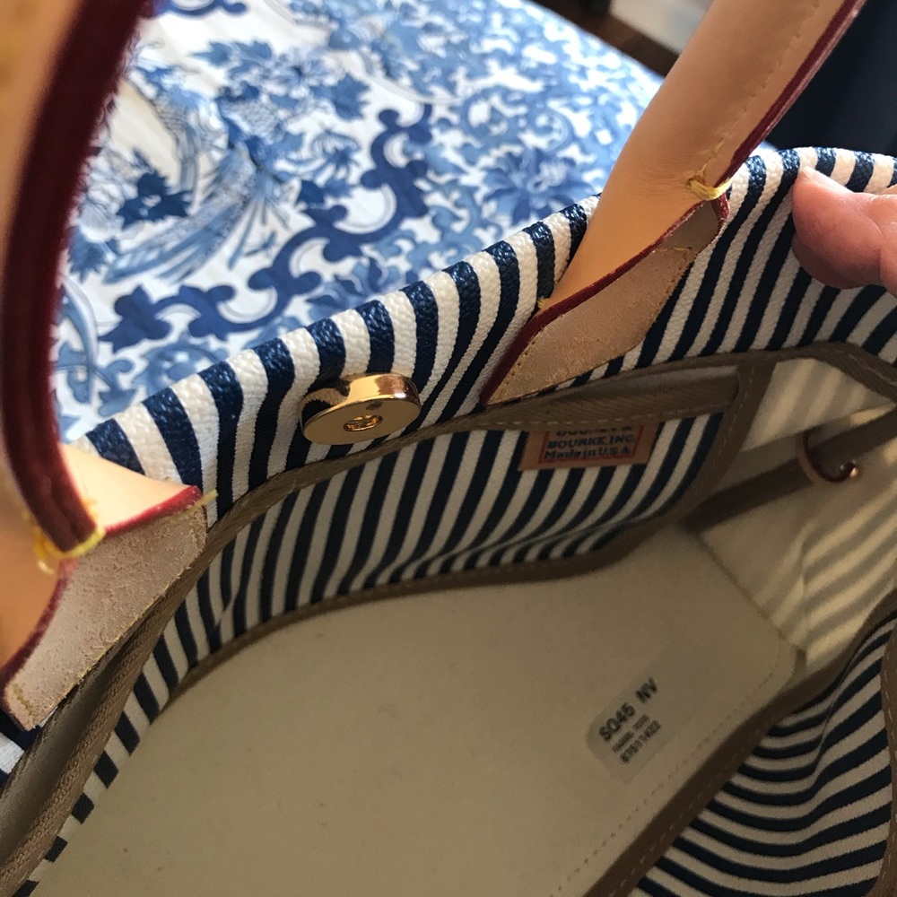 Dooney & Bourke Blue and White Stripe Purse Bag - Picture 6 of 12